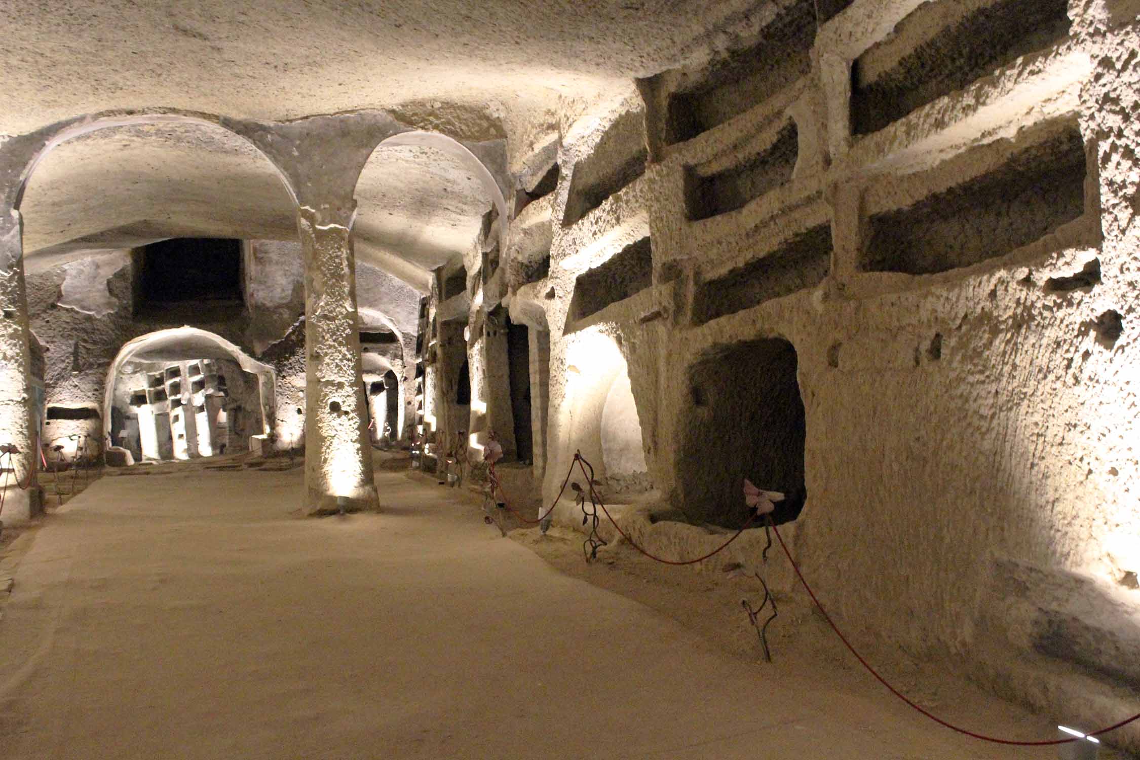 catacombe-san-gennaro-1