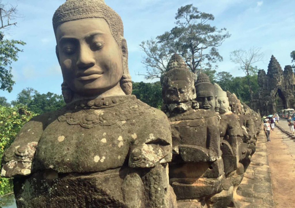 Angkor Wat, statue