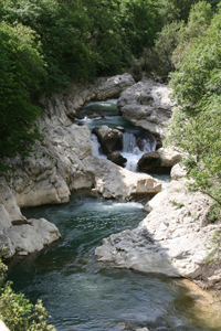 Cantiano, acque del torrente Burano. Copy G.Traversini