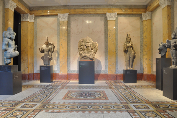 Museo Rietberg, interno. Sculture divinità indiane