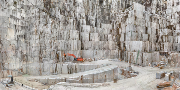 Carrara Marble Quarries Cava di Canalgrande #2, Carrara (Italy), 2016 photo copy Edward Burtynsky, courtesy Admira Photography, Milan/ Nicholas Metivier Gallery, Toronto
