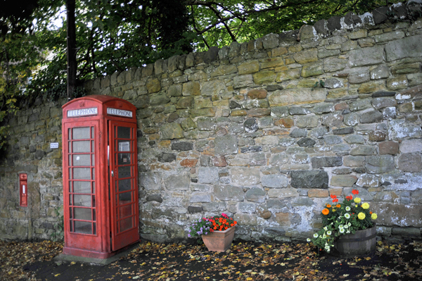 Cramond Glebe Road, la classica cabina telefonica rossa