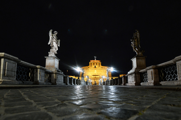Vista notturna Castel Sant'Angelo
