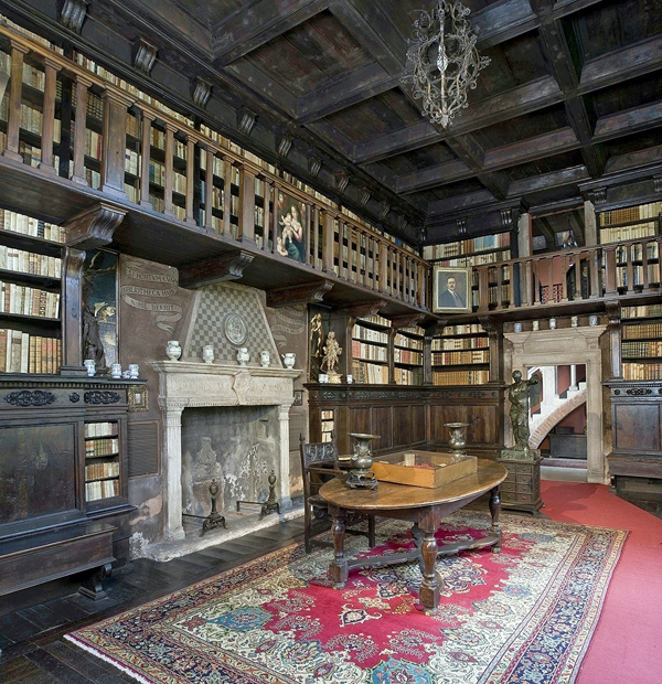 Casa del Podestà Lonato del Garda, Biblioteca