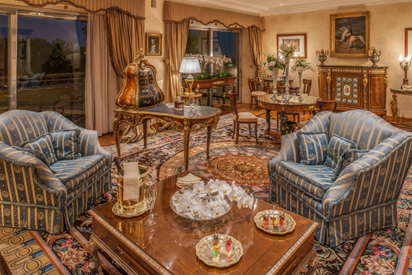 Napoleon Suite_living room