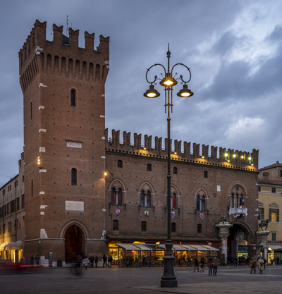 Castello e statua Savonarola 