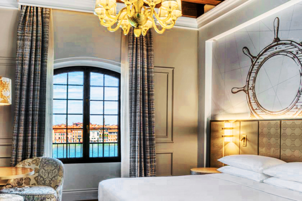  Hotel Hilton Molino Sucky Venezia-particolare interni stanza da letto