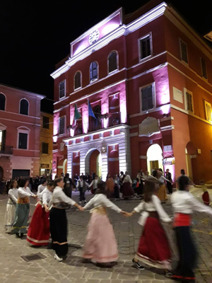 Folklore a Leguminaria by night