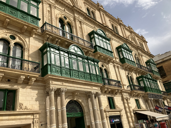 Valletta, edifici tipici con Galerij