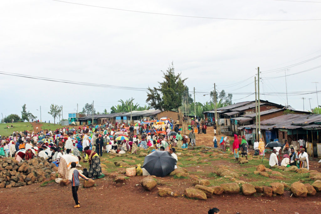 ETIOPIA OMO Mercato locale all'aperto