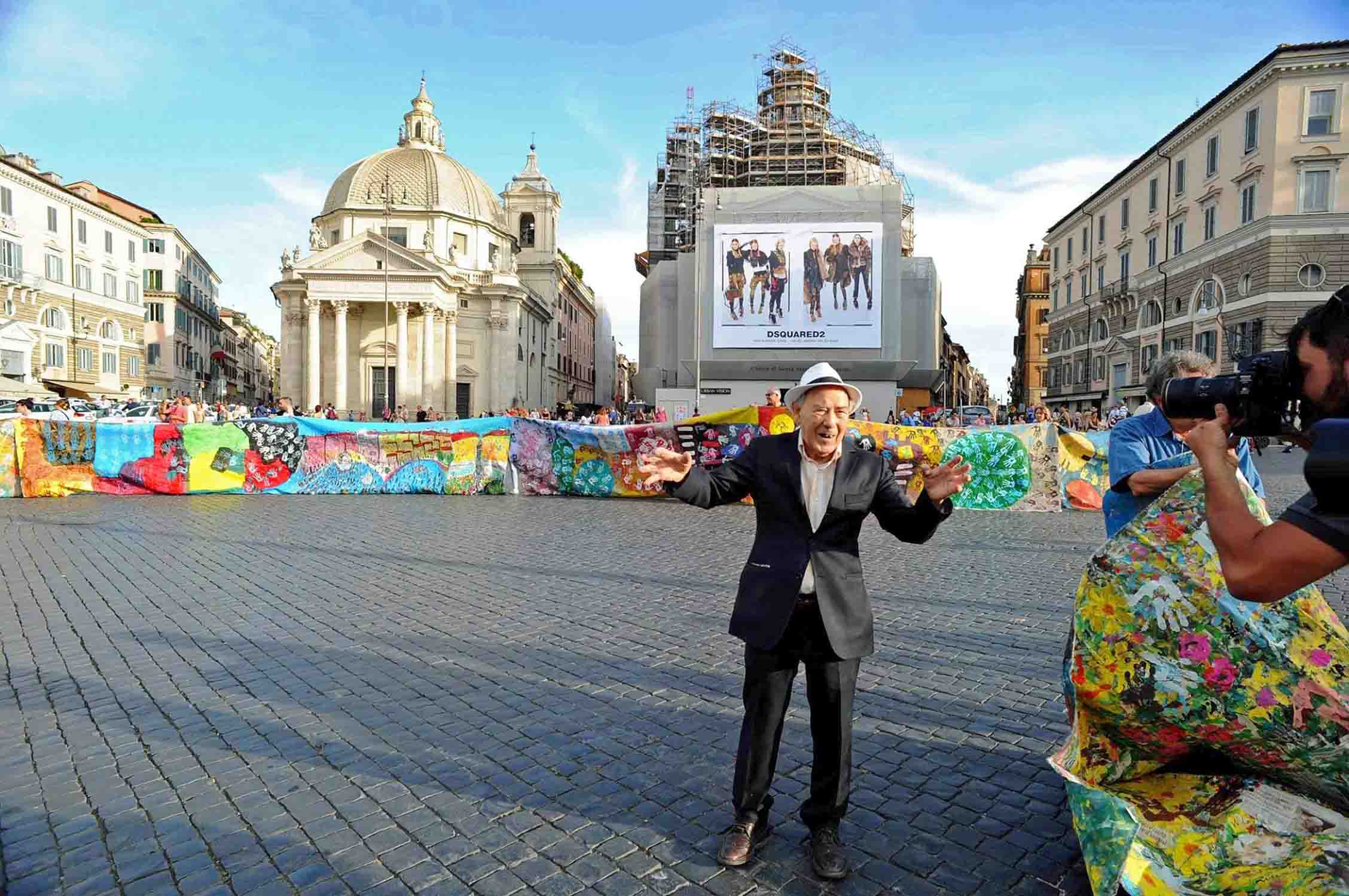 carlo-riccardi-maxi-tela-in-piazza-del-popolo-a-roma-m