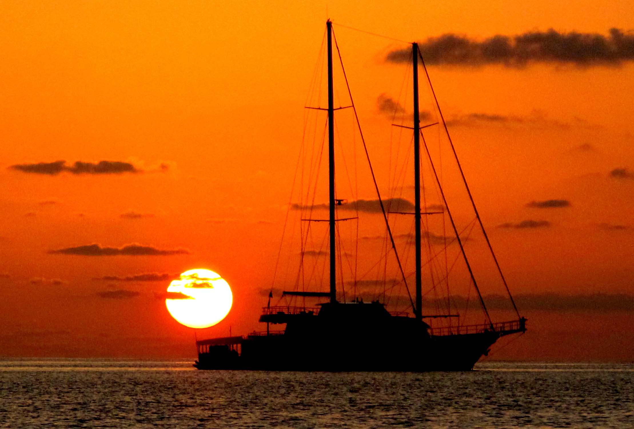 mald03m-barca-al-tramonto