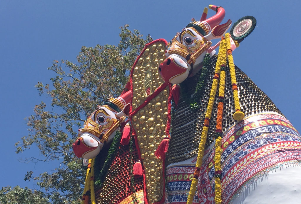 Carro allegorico in una festa popolare