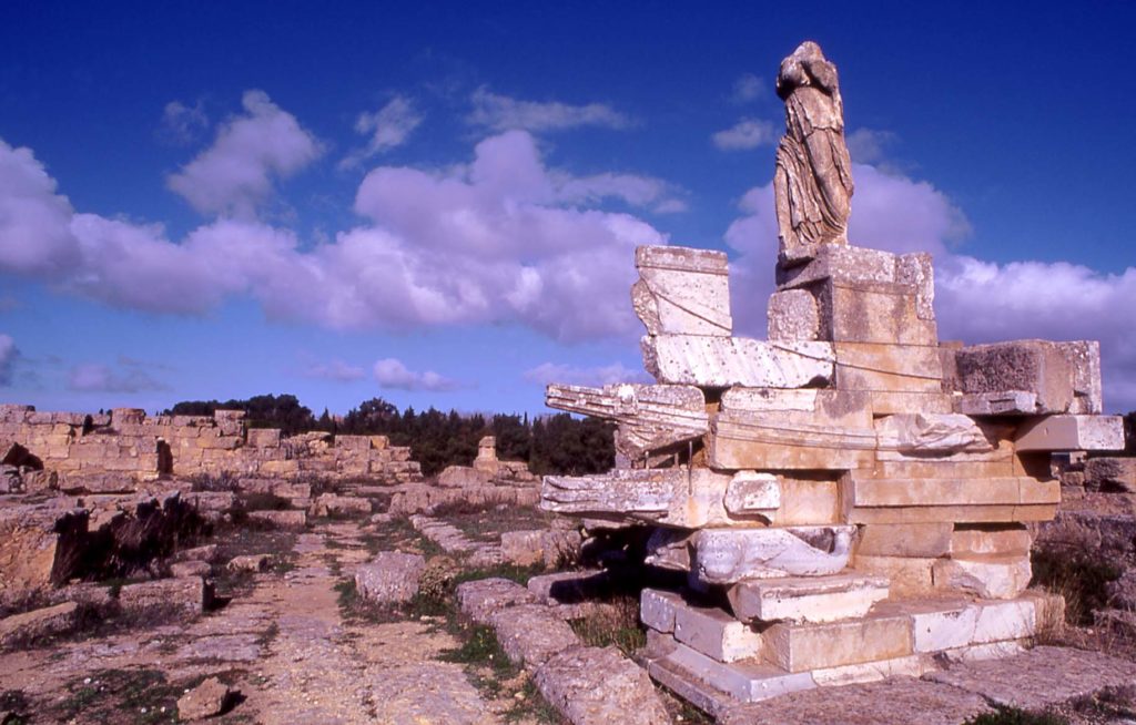 Cirene, monumento navale