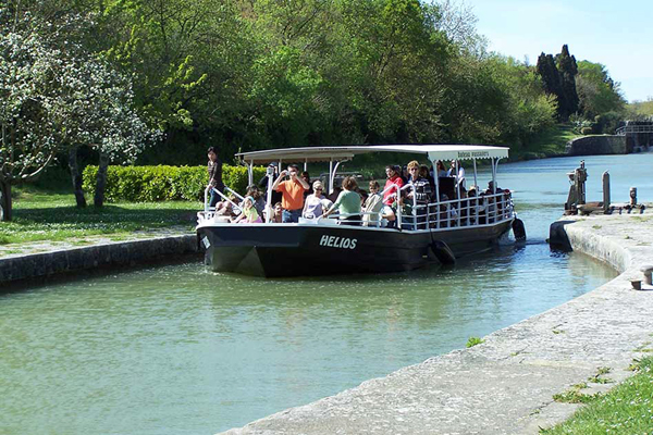 Carcassone, navigazione sul Canal du Midi