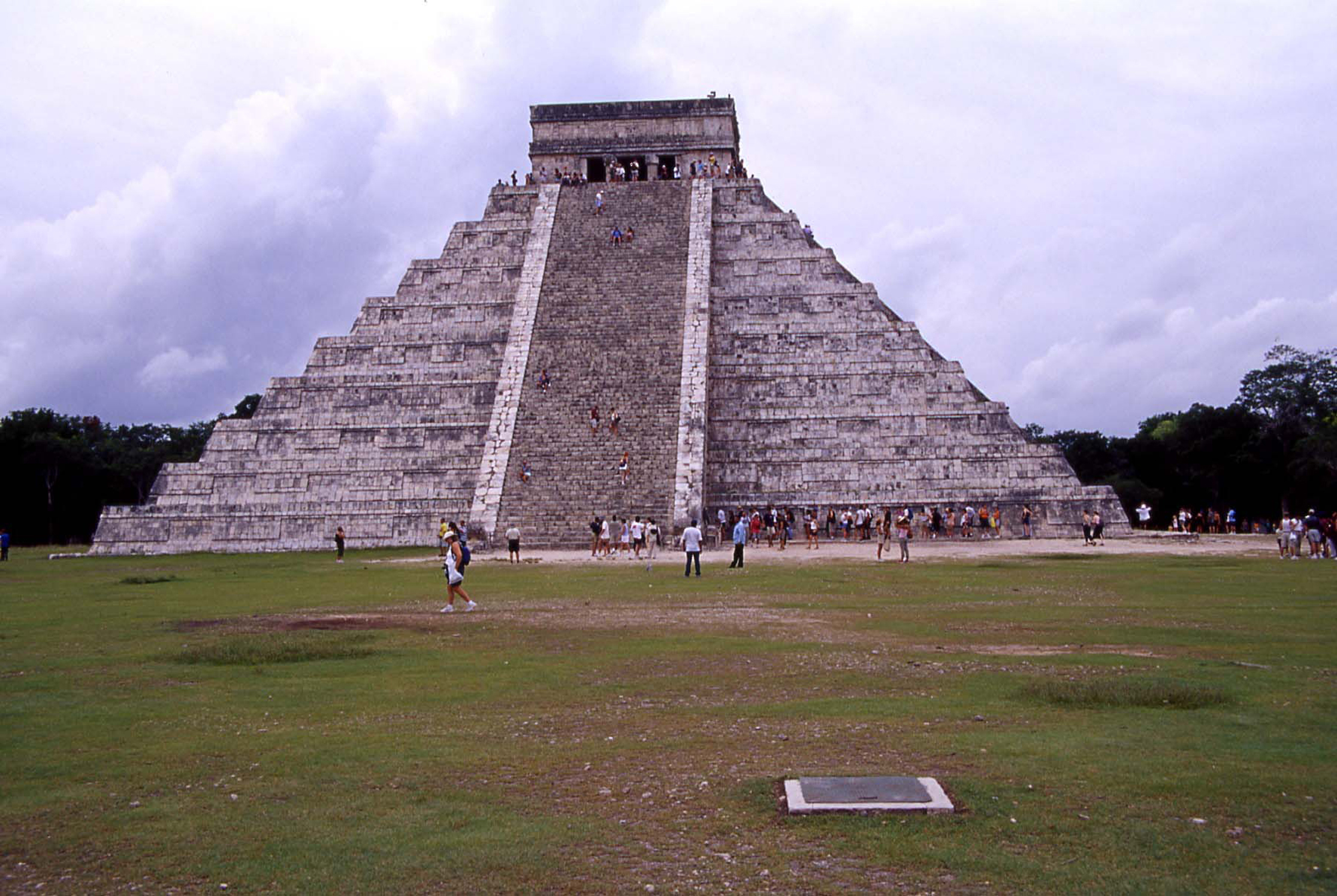 chichén03 piramide Kukulkan copia