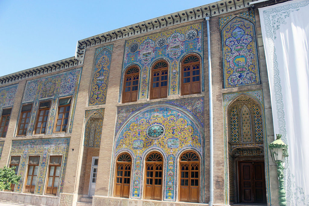 Terhan,-la-facciata-del-Palazzo-del-Sole.-Complesso-di-Golestan