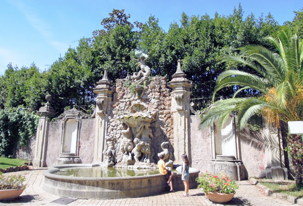 Fontana dei Satiri