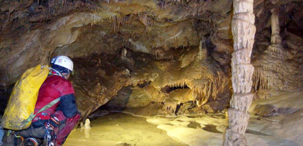 Grotta dei cinque laghi