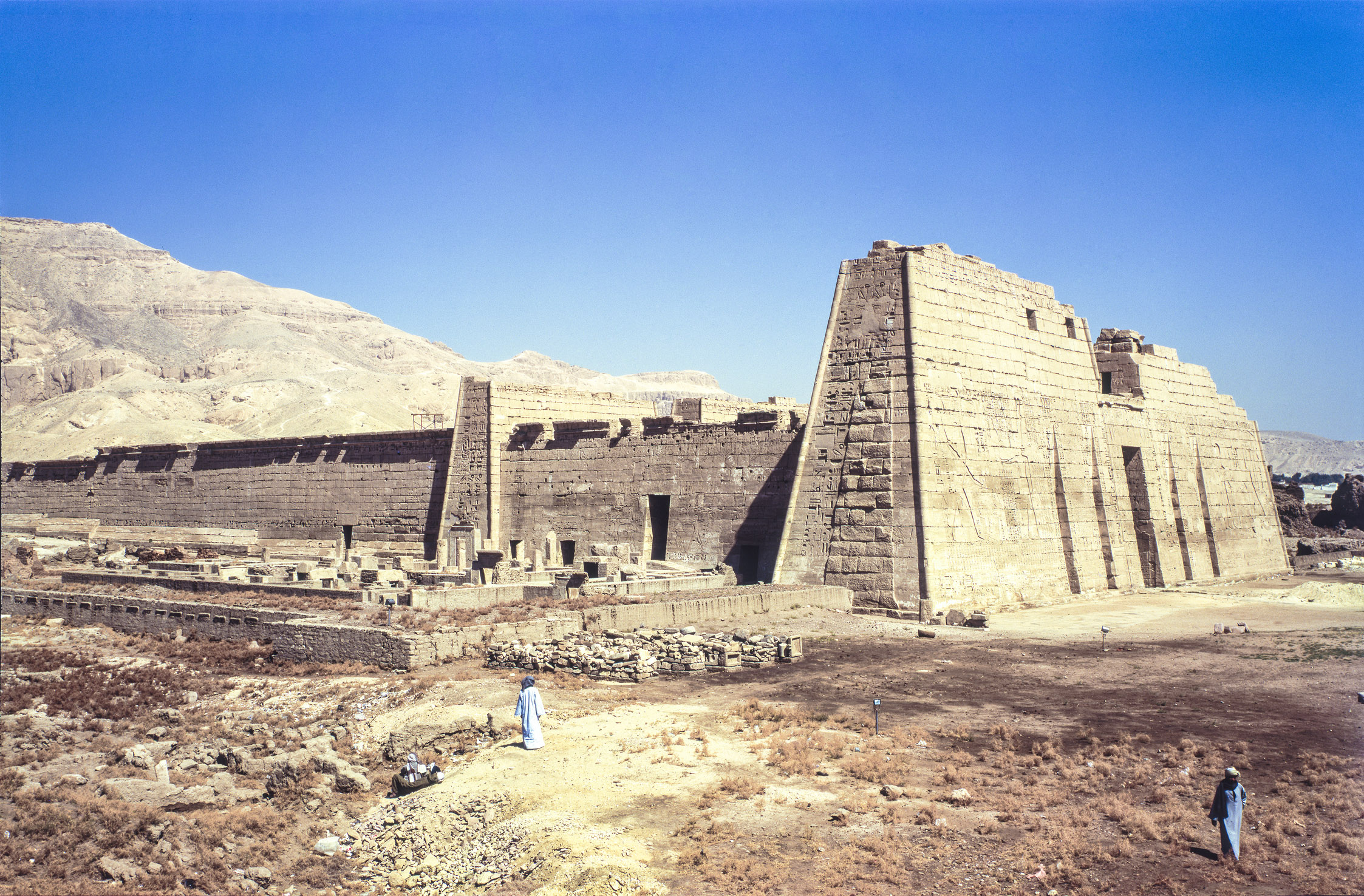 173 Tebe, il tempio di Ramses III