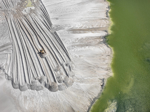 Phosphor Tailings Pond #4,Near Lakeland, Florida, USA 2012 photo copy Edward Burtynsky, courtesy Nicholas Metivier Gallery, Toronto