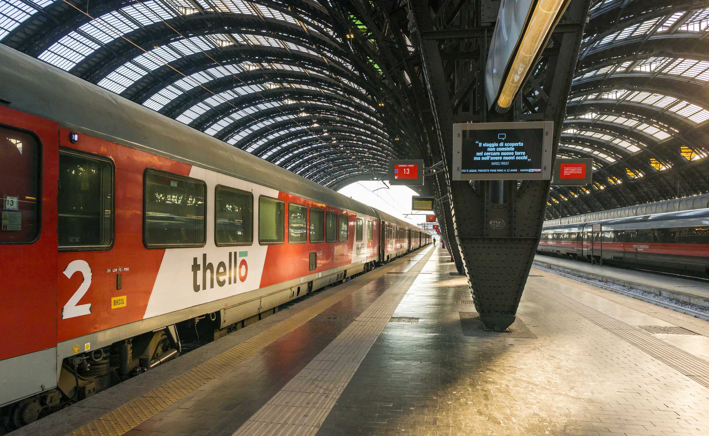 treno in stazione 2