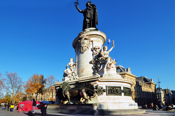 Piazza della Repubblica, statua della Marianne