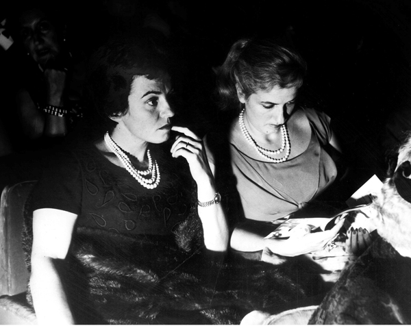  Anna e Teresa Allegri_sartoria cineteatrale AnnaMode, 1965