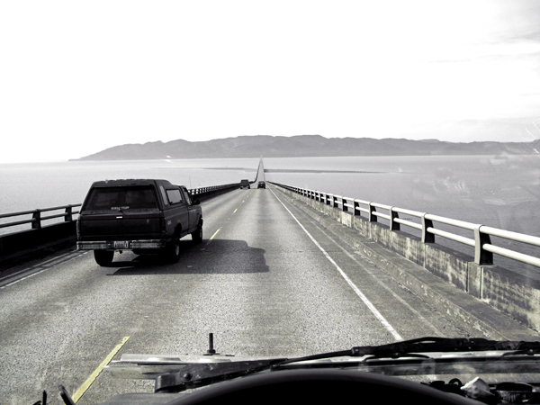 Il Megler Bridge sulle foci del Columbia River 