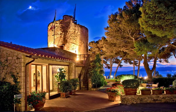 Torre di Cala Piccola al tramonto