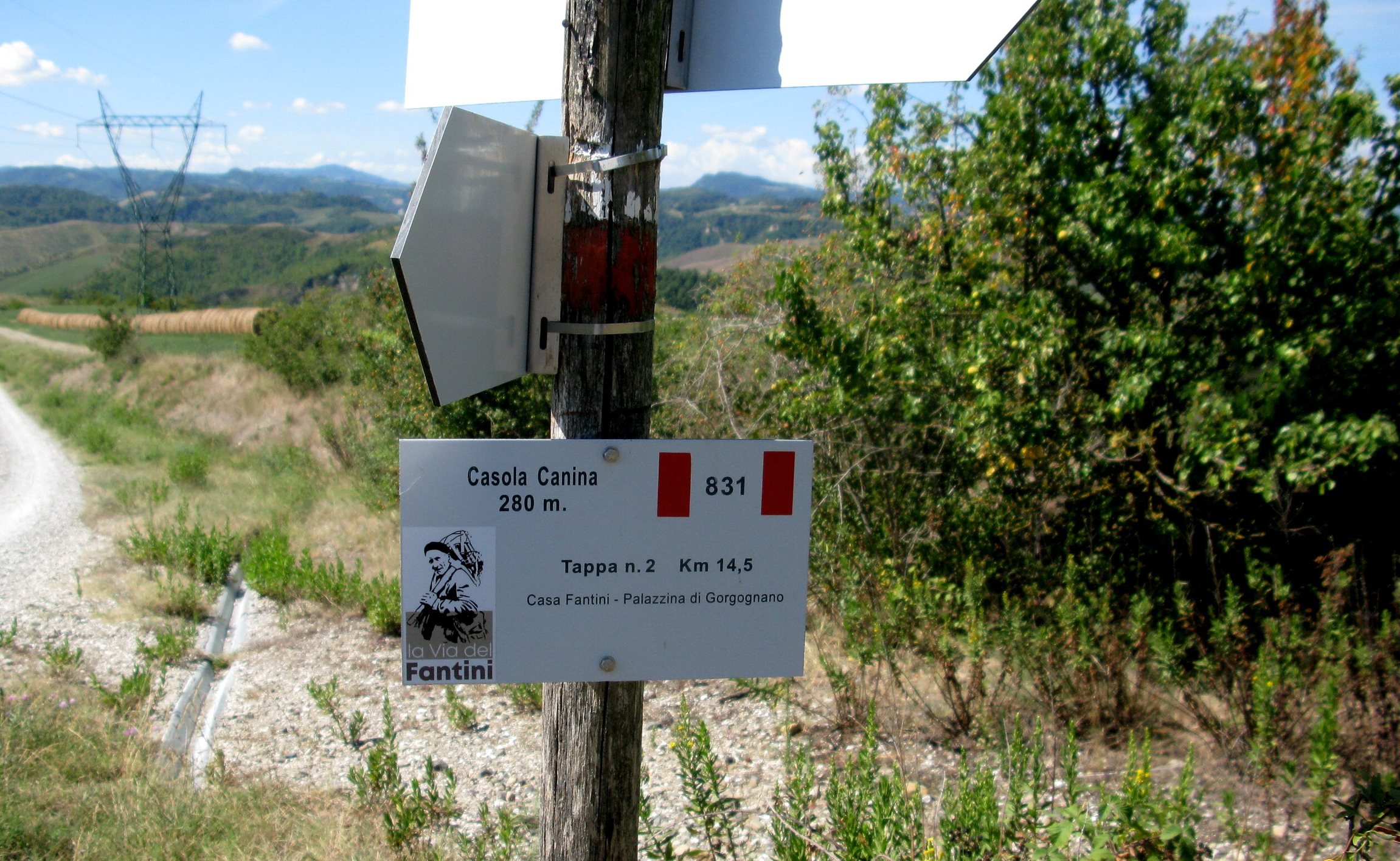 APERTURA Cartello su un sentiero dela Via del Fantini -foto G. Rivalta