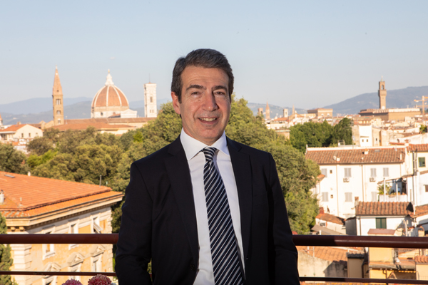 Lorenzo Vivalda General Manager Sina Villa Medici