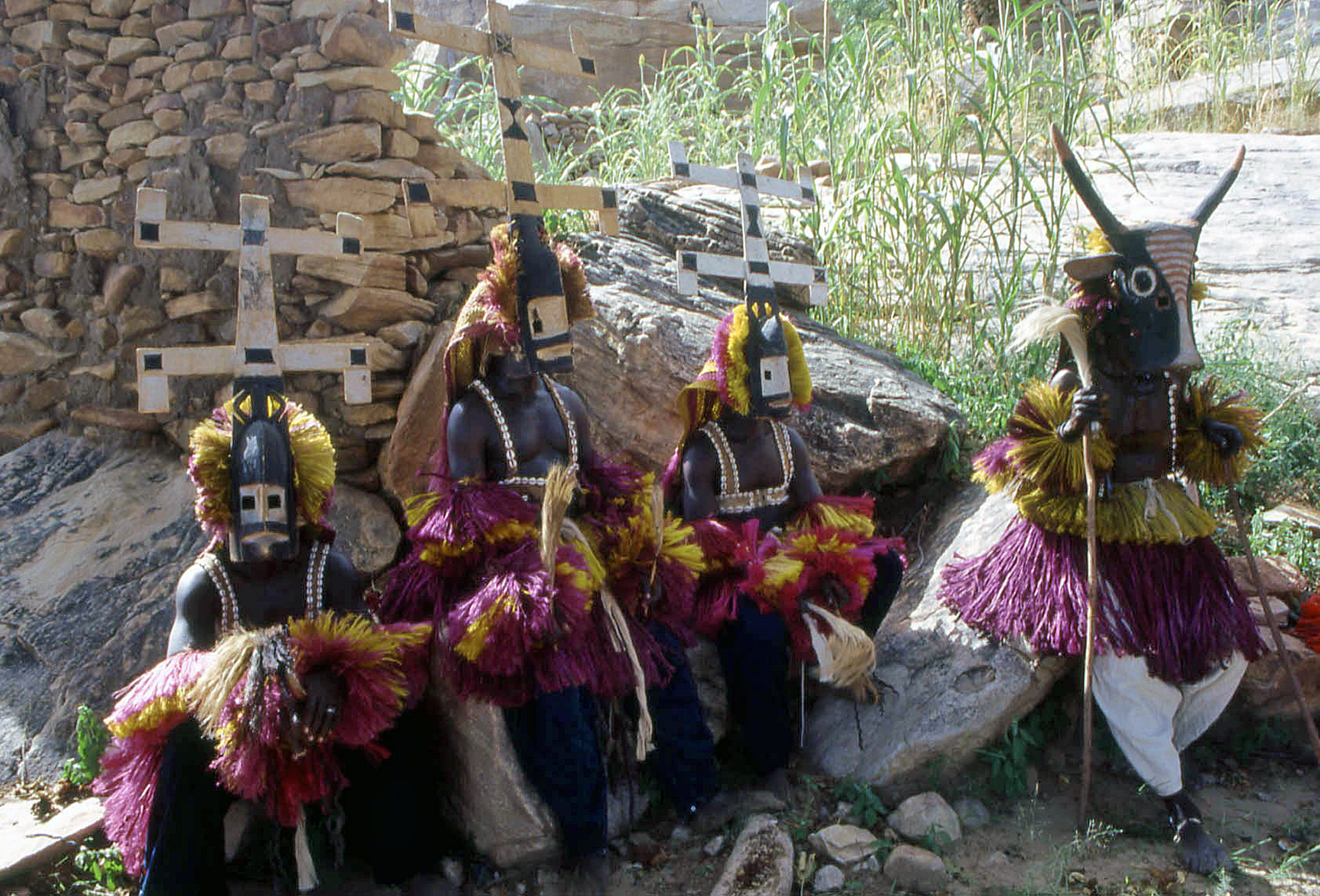 COPERTINA Mali103 Dogon maschere