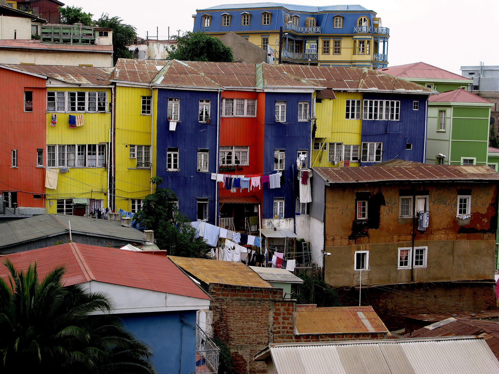 APERTURA - Le colorate case di Valparaiso - foto G. Rivalta