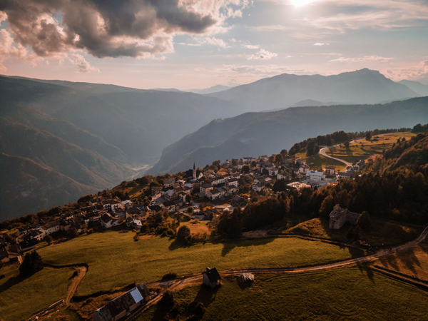 Alpe-Cimbra-(Tn)-Autunno-in-montagna-tra-magia-del-foliage--eventi-enogastronomici-e-outdoor-FOTO3