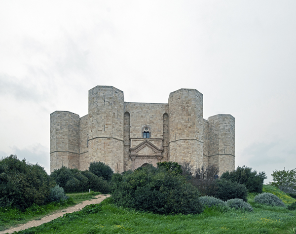 Castel del Monte_Wikimedia_@IKKos