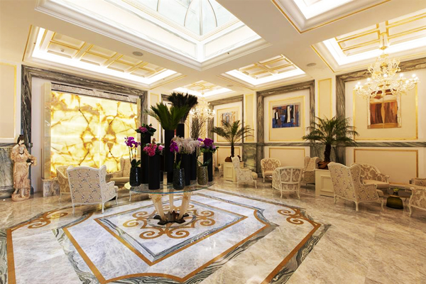  I marmi nella Lobby dell'Aleph Rome Hotel