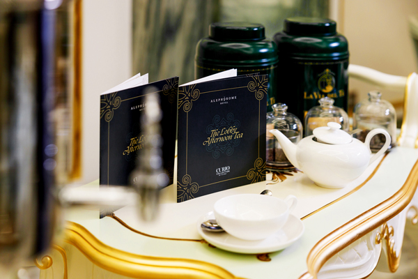 Il carrello del té nella Lobby dell'Aleph Rome Hotel