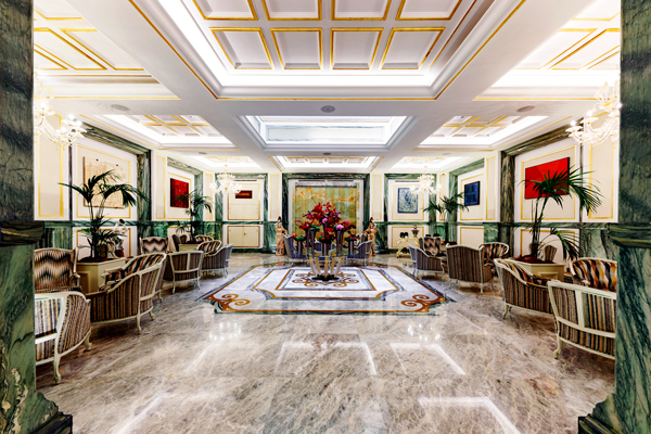 La splendida sala di accoglienza dell'Aleph Rome Hotel