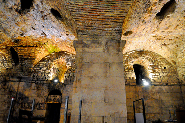 Spalato-sotterranei Palazzo di Diocleziano (Ph.MC)