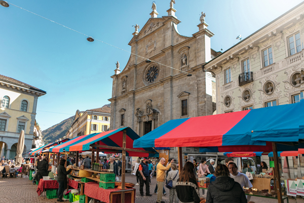 Bellinzona - Piazza della Collegiata