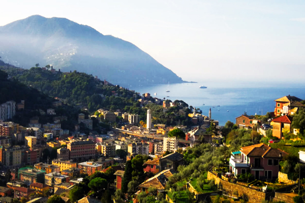 Recco dalla collina dei Maggiolo (Foto Pro loco Recco)