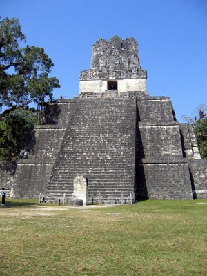 Guatemala Piramide di Tikal Ph archivio Arnesano-Badini