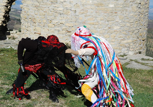 carnevale tricarico il toro la mucca 700