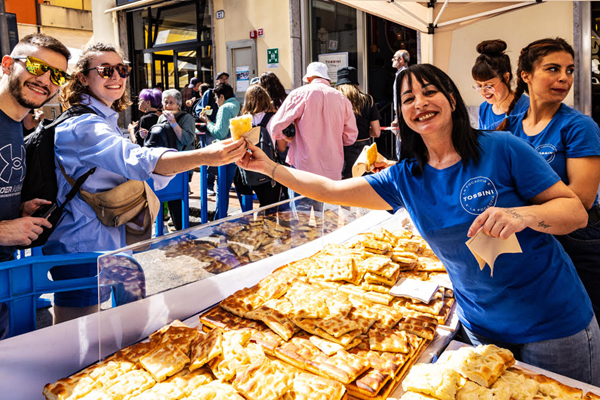 Distribuzione della Focaccia del mattino
