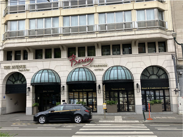 L'esterno dell'hotel Barsey sull'Avenue Louise