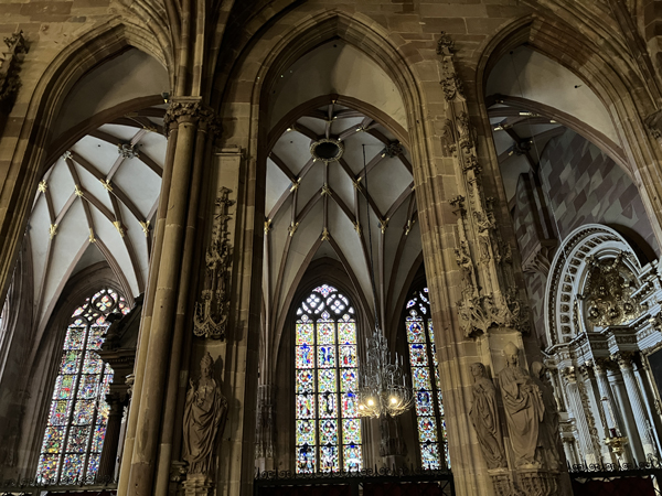 Interno della cattedrale di Notre_Dame a Strasburgo