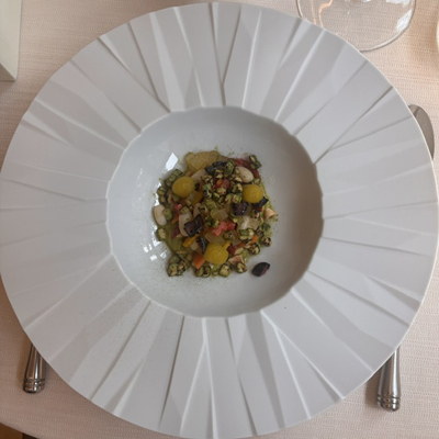 Insalata d'Estate, zucchine locali, pecorino stravecchio e una selezione di prodotti a chilometro zero dal Comune di Fiesole