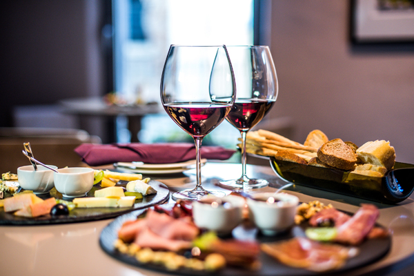 UVE Rooms & Wine Bar - Food & Wine experience