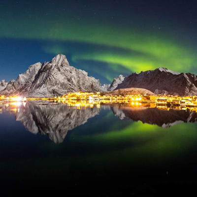 Northern_lights_Reine_Lofoten